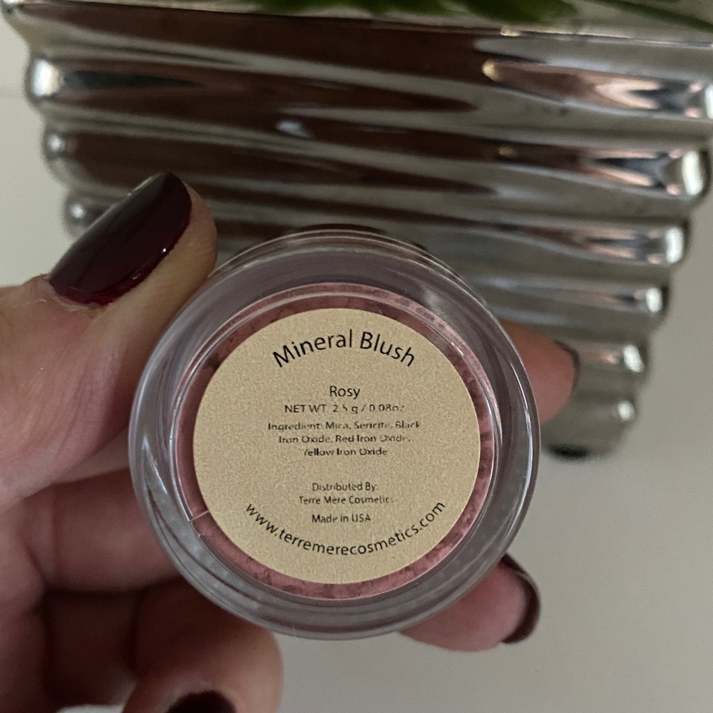 Terre Mere Organic Mineral Blush in Rose Sealed Not Returnable